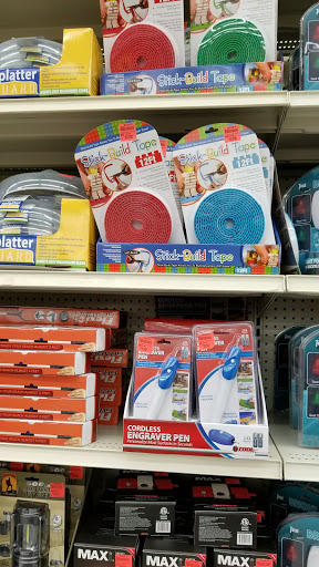 Shopping Mall «Cary Village Square Shopping Center», reviews and photos, 657 Cary Towne Blvd, Cary, NC 27511, USA