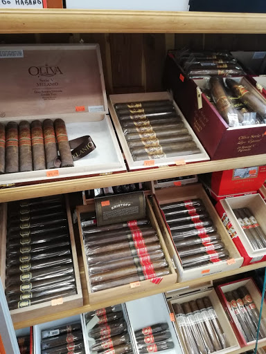 Tobacco Shop «Smoke 4 Less», reviews and photos, 909 S Central Ave, Compton, CA 90220, USA