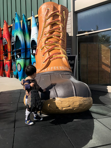 Clothing Store «L.L. Bean», reviews and photos, 340 Legacy Pl, Dedham, MA 02026, USA
