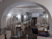 Atmosphère du Restaurant de spécialités provençales Auberge Provençale à Valbonne - n°16