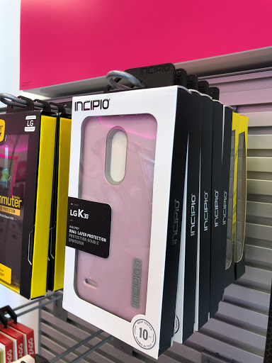 Cell Phone Store «T-Mobile», reviews and photos, 25965 Industrial Blvd #105, Hayward, CA 94545, USA