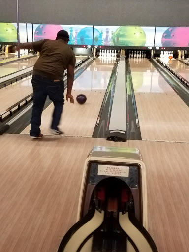 Bowling Alley «King Pins Bowling Center», reviews and photos, 5310 Lenox Ave, Jacksonville, FL 32205, USA