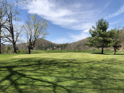 Golf Course «Wolf Creek Golf & Country Club», reviews and photos, 6828 Grapefield Rd, Bastian, VA 24314, USA