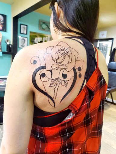 Tattoo Shop «Bombshell Tattoo & Piercing Studio», reviews and photos, 2607 W 10th St b, Greeley, CO 80634, USA