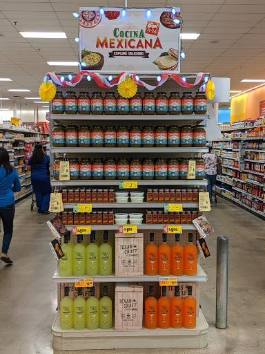 Grocery Store «H-E-B Grocery», reviews and photos, 300 Main St, Kerrville, TX 78028, USA