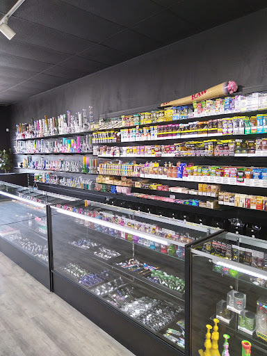 Tobacco Shop «Orlando Smoke Shop Fun Spot», reviews and photos, 5531 International Dr, Orlando, FL 32819, USA
