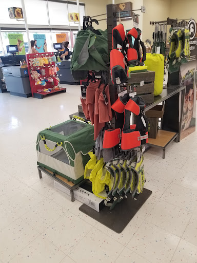 Pet Supply Store «Petco Animal Supplies», reviews and photos, 1624 Governors Square Blvd, Tallahassee, FL 32301, USA