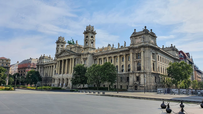 Muzbo könyvesbolt és ajándékbolt - a Néprajzi Múzeum boltja - Budapest