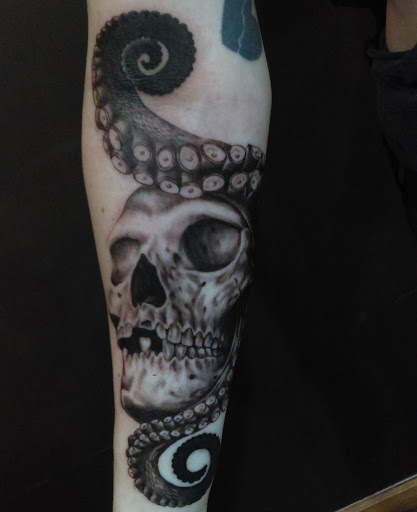 Tattoo Shop «Ink & Iron Custom Tattoo Studio», reviews and photos, 3700 N Cicero Ave, Chicago, IL 60641, USA