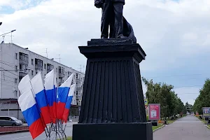 Monument to V.I. Lenin image