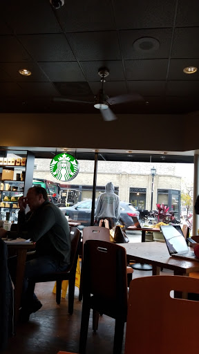 Coffee Shop «Starbucks», reviews and photos, 164 N York St, Elmhurst, IL 60126, USA