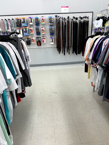 Discount Store «Discount Fashion Warehouse Kettering», reviews and photos, 2836 Wilmington Pike, Kettering, OH 45419, USA