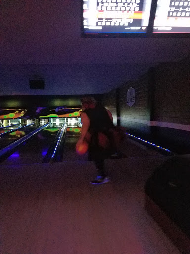 Bowling Alley «AMF Pro 300 Lanes», reviews and photos, 3031 SE Powell Blvd, Portland, OR 97202, USA