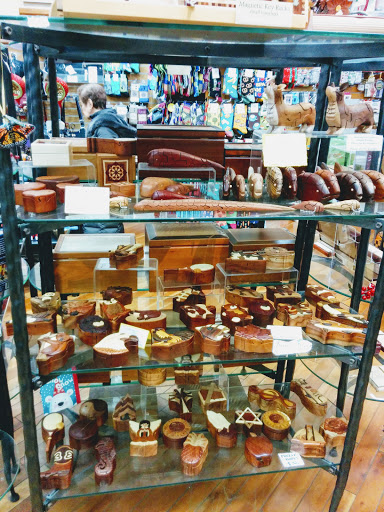 Gift Shop «Quilts Unlimited/ J. Fenton Gifts», reviews and photos, 118 E Main St, Charlottesville, VA 22902, USA