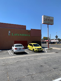 Alligator Laundry | Laundromat | Wash & Fold Laundry Services - Photo 6 - Car repair in Bell Gardens, CA, Los Angeles