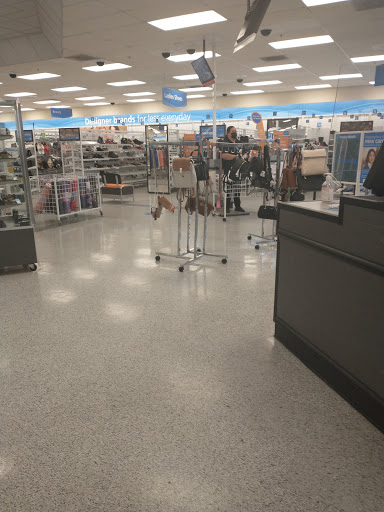 Clothing Store «Ross Dress for Less», reviews and photos, 151 N McDowell Blvd, Petaluma, CA 94954, USA