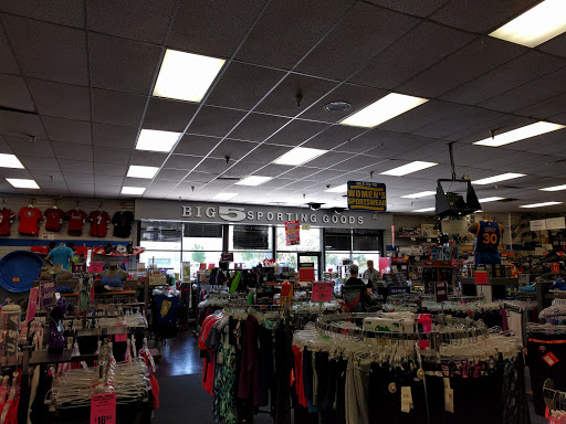 Sporting Goods Store «Big 5 Sporting Goods - San Mateo», reviews and photos, 2825 S El Camino Real, San Mateo, CA 94403, USA