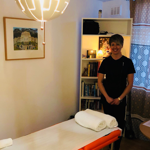 Reviews of Sioned Lewis MFHT Cardiff Mobile Massage Therapist in Cardiff - Massage therapist