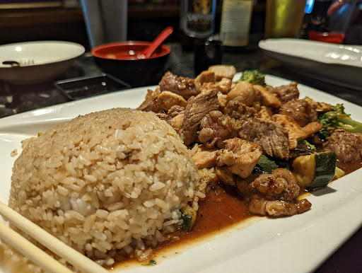 Japanese Restaurant «TOMO Sushi & Hibachi Restaurant», reviews and photos, 1293 W 9th St, Cleveland, OH 44113, USA