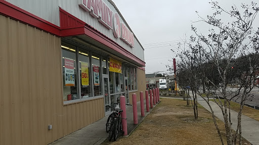 Dollar Store «FAMILY DOLLAR», reviews and photos, 2102 45th St, Galveston, TX 77551, USA