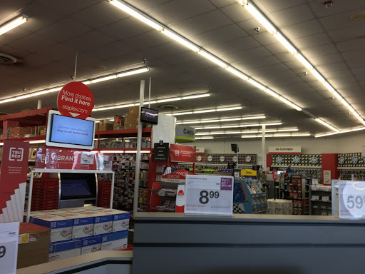 Office Supply Store «Staples», reviews and photos, 17 Reaville Ave, Flemington, NJ 08822, USA