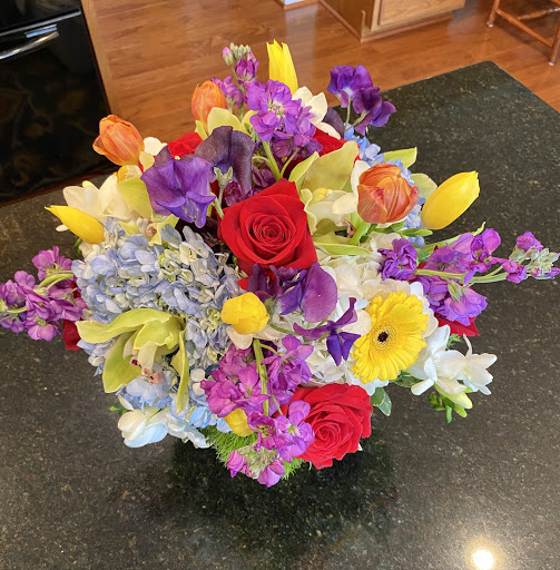 Florist «Designing Flowers LLC», reviews and photos, 151 S 20th St, Purcellville, VA 20132, USA