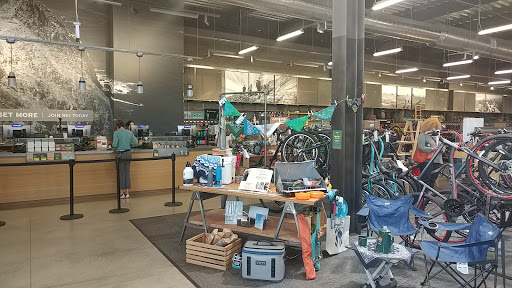 Camping Store «REI», reviews and photos, 2700 Seaglass Way, Oxnard, CA 93036, USA