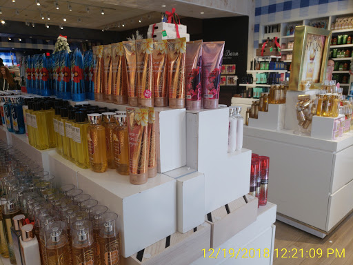 Beauty Supply Store «Bath & Body Works», reviews and photos, 275 Pavilion Pkwy, Fayetteville, GA 30214, USA