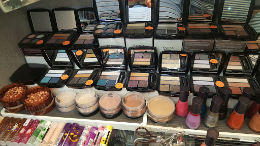 Flea Market «Shelby County Flea Market», reviews and photos, 820 Buck Creek Rd, Simpsonville, KY 40067, USA