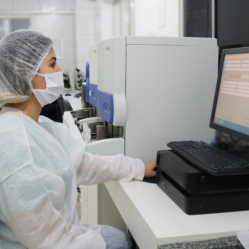Logo da empresa - Laboratório Saúde