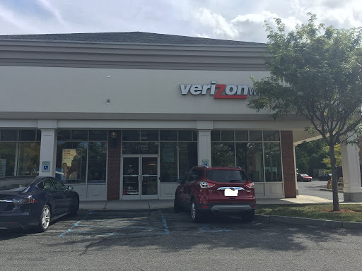 Cell Phone Store «Verizon», reviews and photos, 1773 E Main St, Mohegan Lake, NY 10547, USA