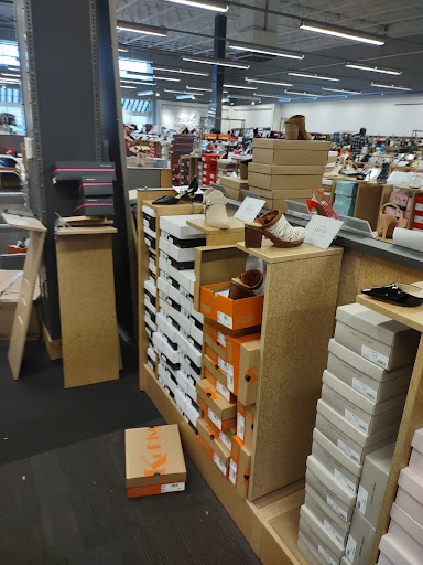 Shoe Store «DSW Designer Shoe Warehouse», reviews and photos, 10060 Reisterstown Rd, Owings Mills, MD 21117, USA