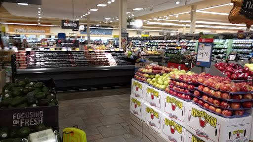 Grocery Store «Stop & Shop», reviews and photos, 31-06 Farrington St, Flushing, NY 11354, USA