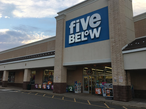 Variety Store «Five Below», reviews and photos, 25 Woodbridge Center Dr, Woodbridge, NJ 07095, USA