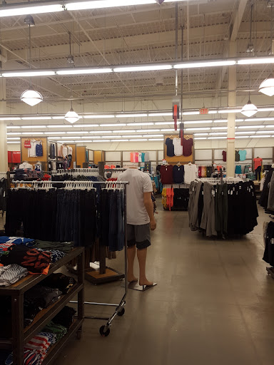 Clothing Store «Old Navy», reviews and photos, 874 Donald Lynch Blvd, Marlborough, MA 01752, USA