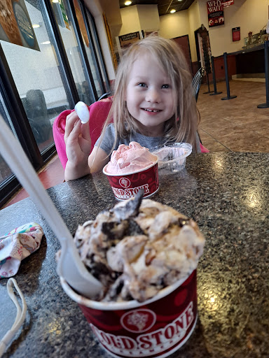 Ice Cream Shop «Cold Stone Creamery», reviews and photos, 806 Wacker Dr #118, Dubuque, IA 52002, USA