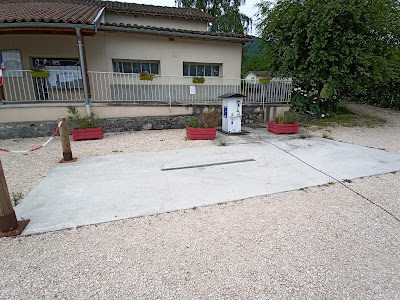 Aire de service communale à Urau