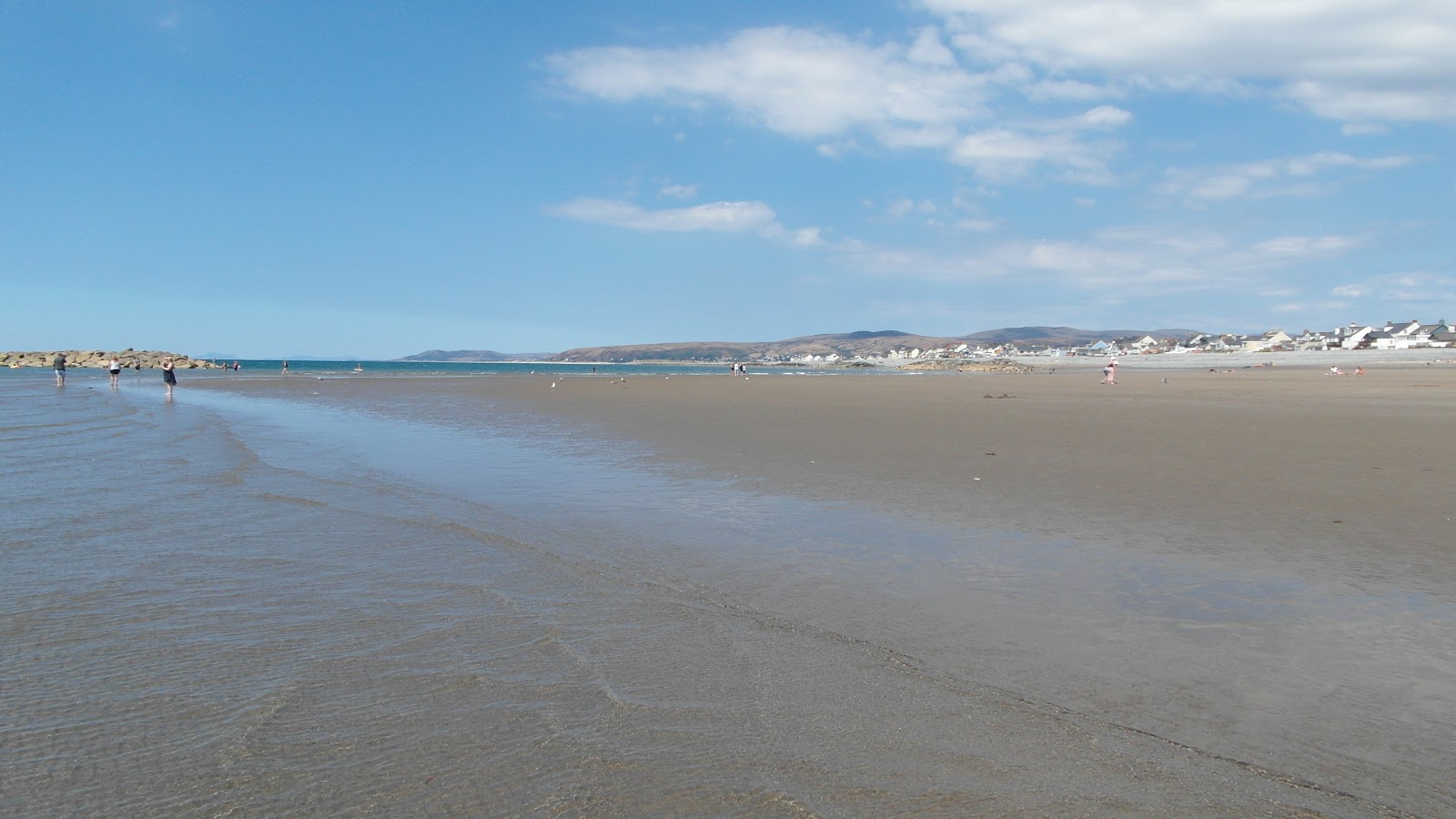 Foto di Spiaggia di Borth e l'insediamento
