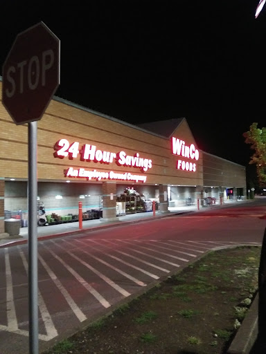 Shopping Mall «Timberhill Shopping Center», reviews and photos, 2359 NW Kings Blvd, Corvallis, OR 97330, USA