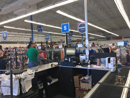 Thrift Store «7th & Bell Goodwill Retail Store & Donation Center», reviews and photos, 17037 N 7th Ave, Phoenix, AZ 85023, USA