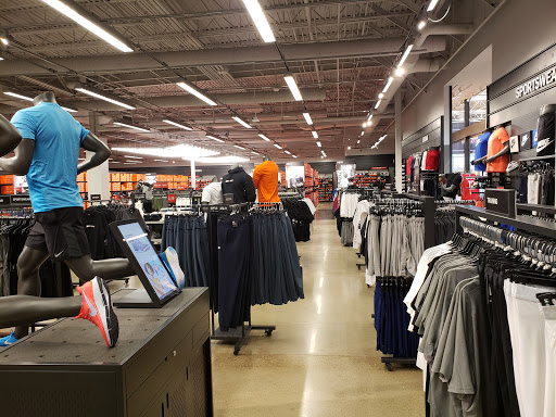 Clothing Store «Nike Factory Store», reviews and photos, 4760 Baldwin Rd M125, Auburn Hills, MI 48326, USA