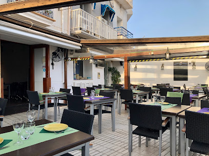 Restaurant La Bocana - Plaça del Canó, 31, 43860 L,Ametlla de Mar, Tarragona, Spain