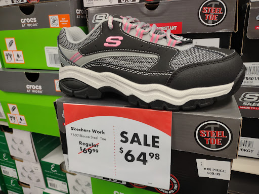 Shoe Store «Shoe Carnival», reviews and photos, 3050 Beeline Rd, Holland, MI 49424, USA