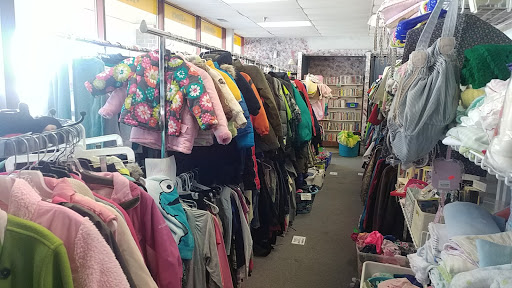 Thrift Store «Treasures Galore The Indoor Garage Sale Thrift Store», reviews and photos, 1964 Rahncliff Ct #800, Eagan, MN 55122, USA