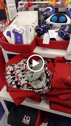 Toy Store «Disney Store», reviews and photos, 400 Premium Outlets Dr, Monroe, OH 45050, USA