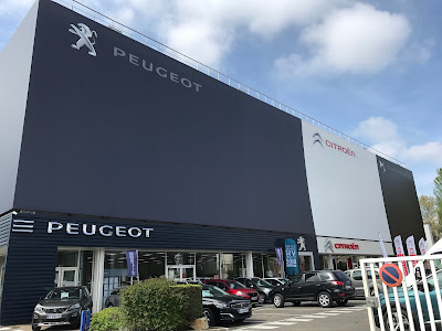 PEUGEOT STELLANTIS &YOU PARIS LA DEFENSE à La Garenne-Colombes
