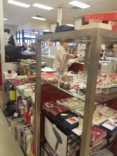 Department Store «T.J. Maxx», reviews and photos, 444 State Rd, North Dartmouth, MA 02747, USA