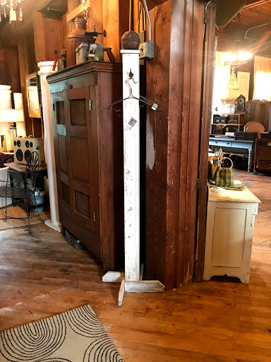 Antique Furniture Store «Hip and Humble», reviews and photos, 401 E Main St, Berryville, VA 22611, USA