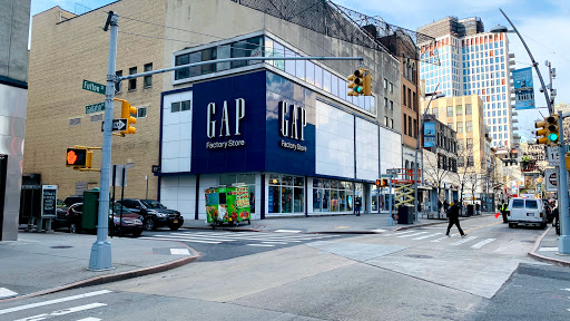Clothing Store «Gap Factory Store», reviews and photos, 400 Fulton St, Brooklyn, NY 11201, USA