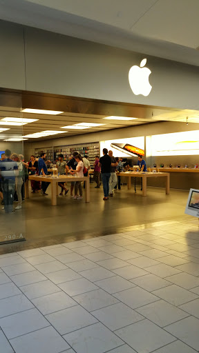 Computer Store «Apple Dadeland», reviews and photos, 7535 Dadeland Mall Cir W, Miami, FL 33156, USA